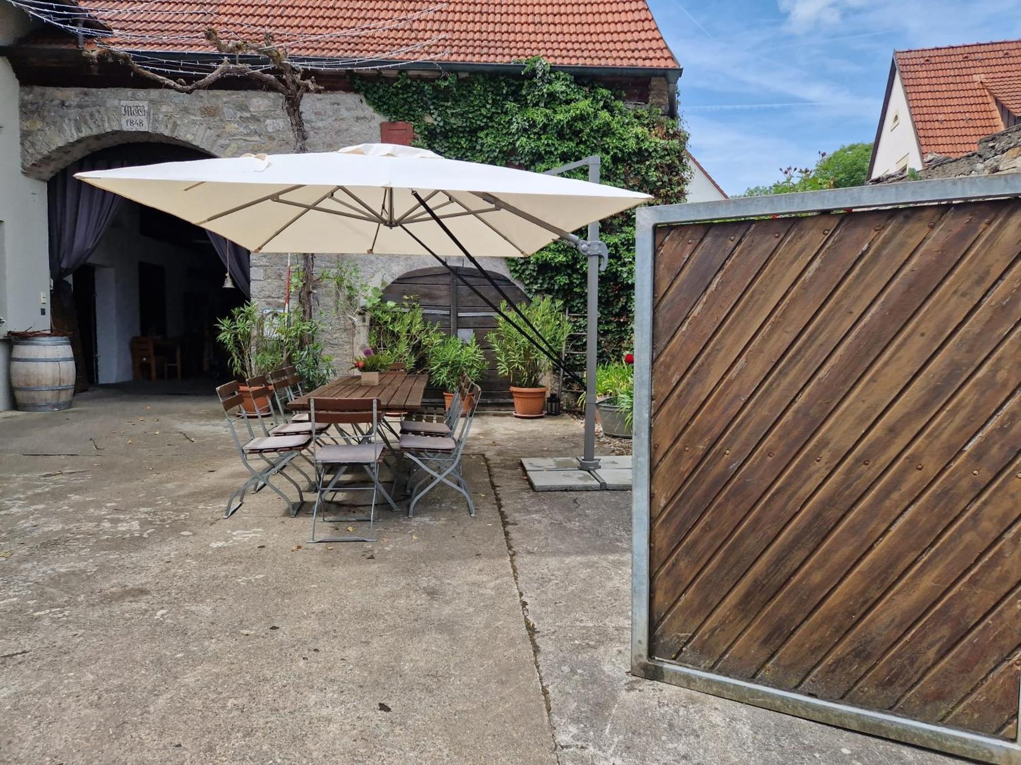 Weingut Knauer Apartment Dettelbach Ngoại thất bức ảnh